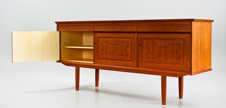 SIDEBOARD, Brødrene Sörheim Møbelfabrikk AS, Nestum, Norge, 1900-talets tredje kvartal.