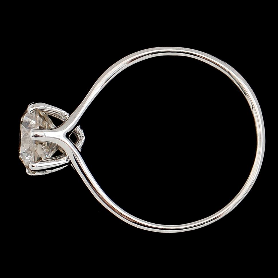 RING, 18 k vitguld, solitär briljantslipad diamant ca 2.01.