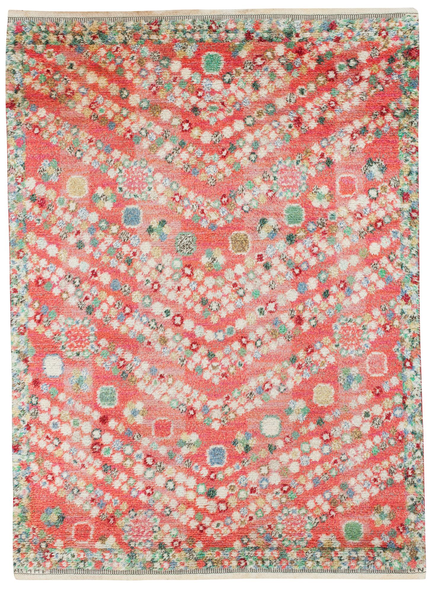 Barbro Nilsson, MATTA. "Violetta röd". Tät rya. 179 x 129,5 cm. Signerad AB MMF BN.