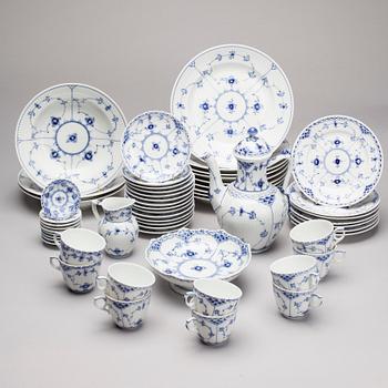 SERVISDELAR, 45 delar, porslin, "Musselmalet", Royal Copenhagen, 1950- /60-tal.