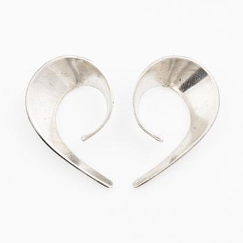 Tone Vigeland, earrings, a pair of "Sling" sterling silver, Norway.