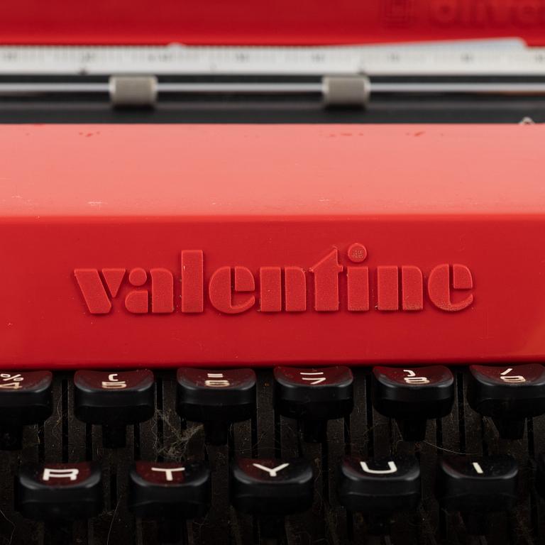 Ettore Sottsass, skrivmaskiner, 3 st,  "Valentine", Olivetti, Italien.