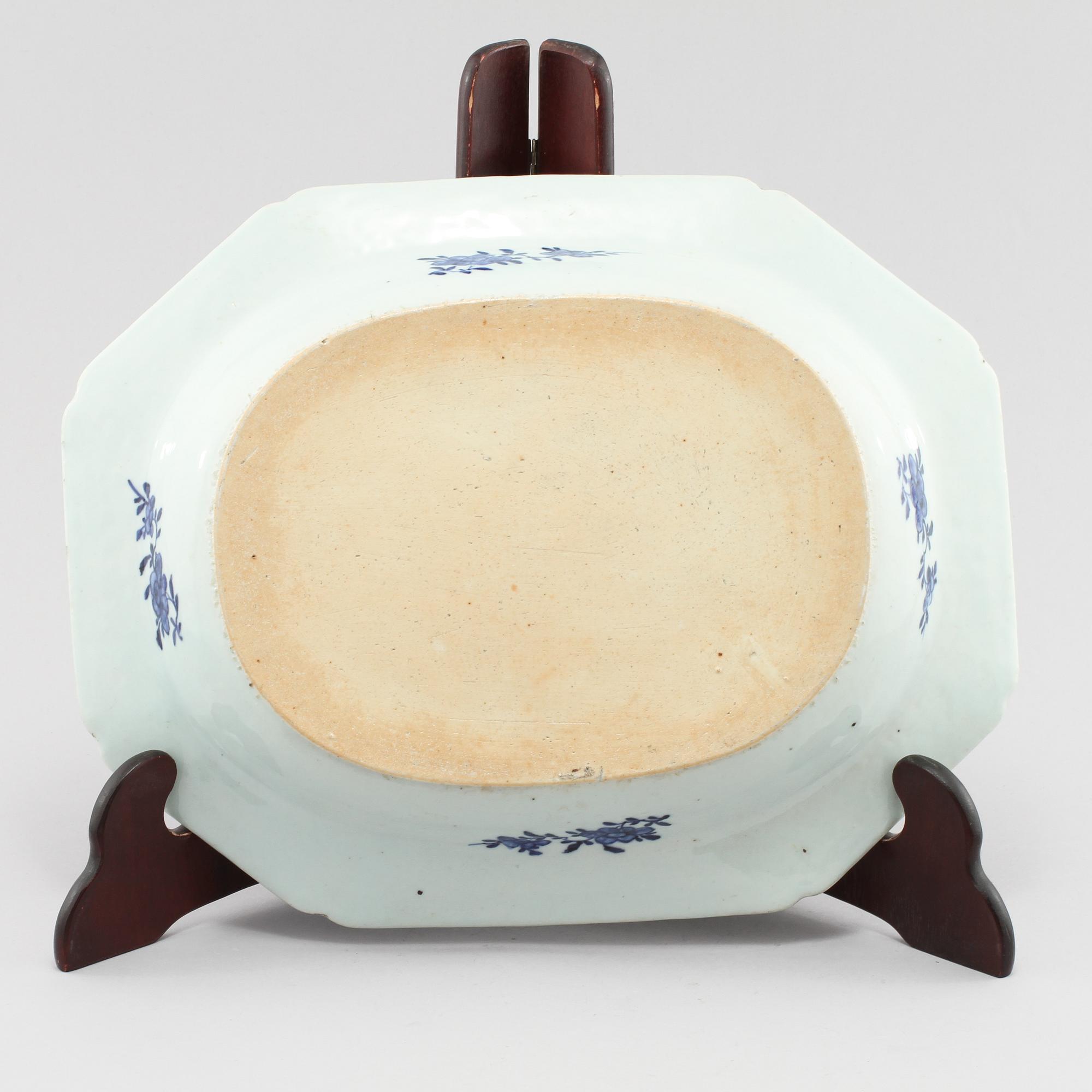 SKÅLFAT, porslin, Kina, 1700-tal.