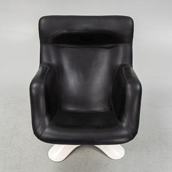 Yrjö Kukkapuro, a "Karuselli" armchair with ottoman, "Karuselli", Avarte, Finland post 1980.