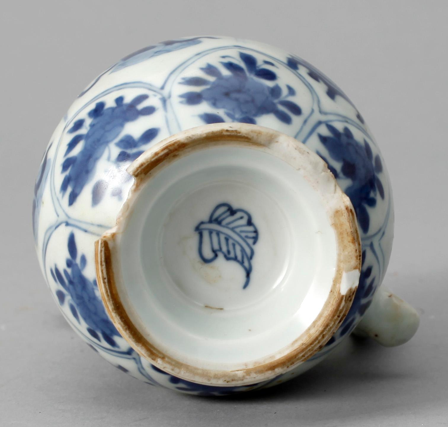 KANNA med LOCK, porslin. Qing dynastin, Kangxi (1662-1722).