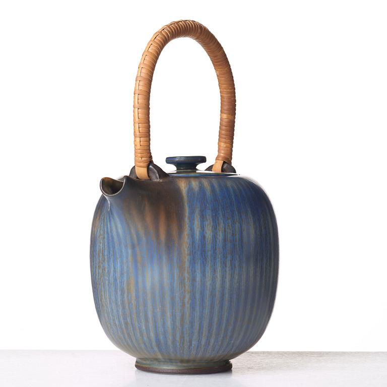 Berndt Friberg, a stoneware teapot and a bowl, Gustavsberg studio, Sweden 1960.