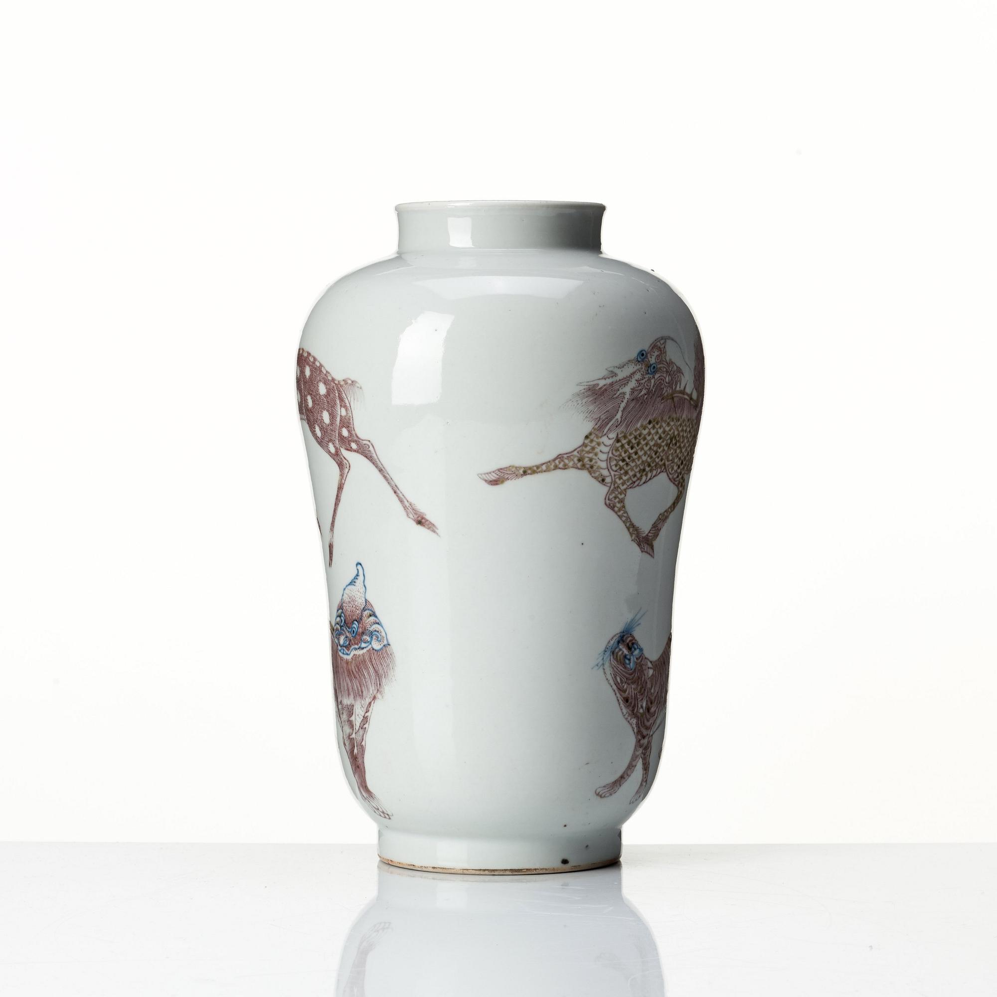 A iron red decorated vase, late Qing dynasty with seal mark to base.