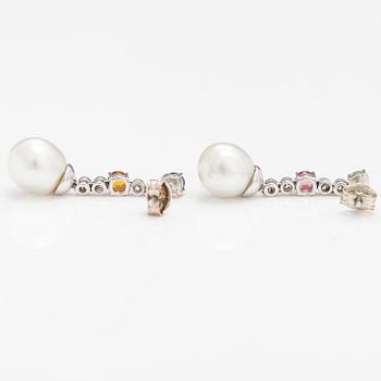 A pair of 18K white gold earrings with diamonds, tourmaline, peridote, citrine, cordierite and tahiti pearls.