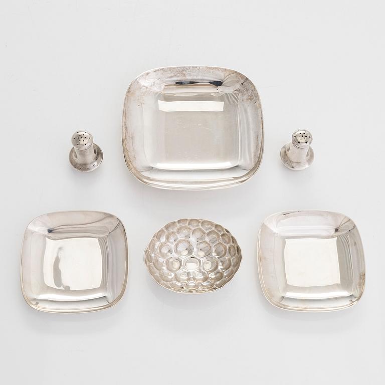 Tiffany & Co MAKERS, a four piece set of sterling silver bowls, salt and pepper shakers by other maker.