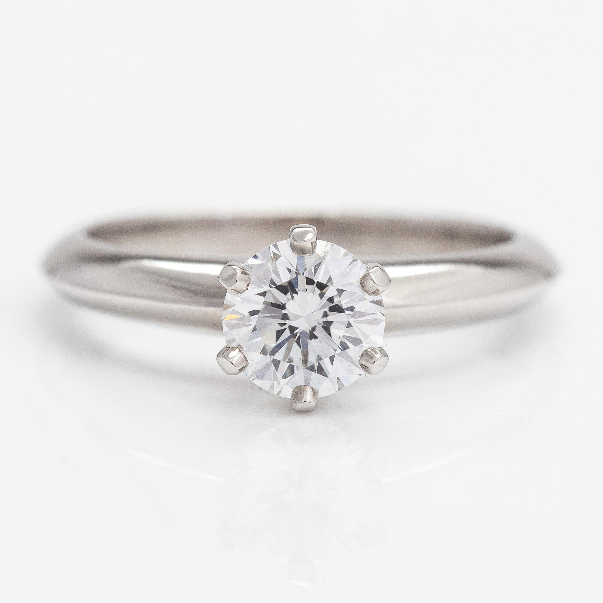 Tiffany & Co, ring, platina och diamant 0.65 ct.