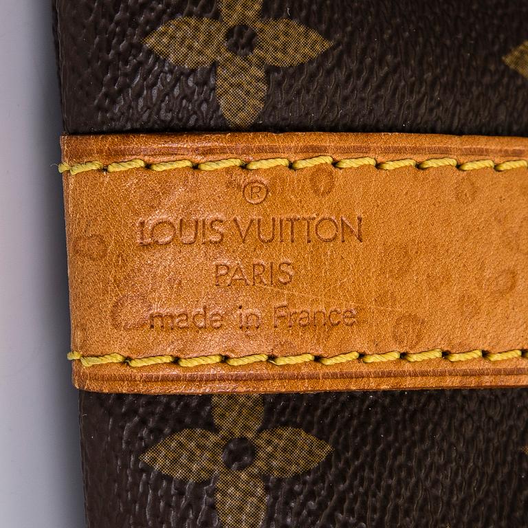 Louis Vuitton, a Monogram Canvas 'Keepall 55 Bandoulière' weekend bag.