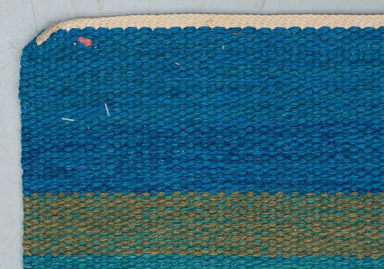 CARPET. Flat weave. 241 x 173,5 cm. Signed ÅB. Sweden around 1960-70.