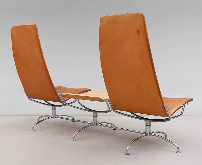 FÅTÖLJER 1 PAR SAMT BORD, "SAS Chair Series", Fritz Hansen, 1982.