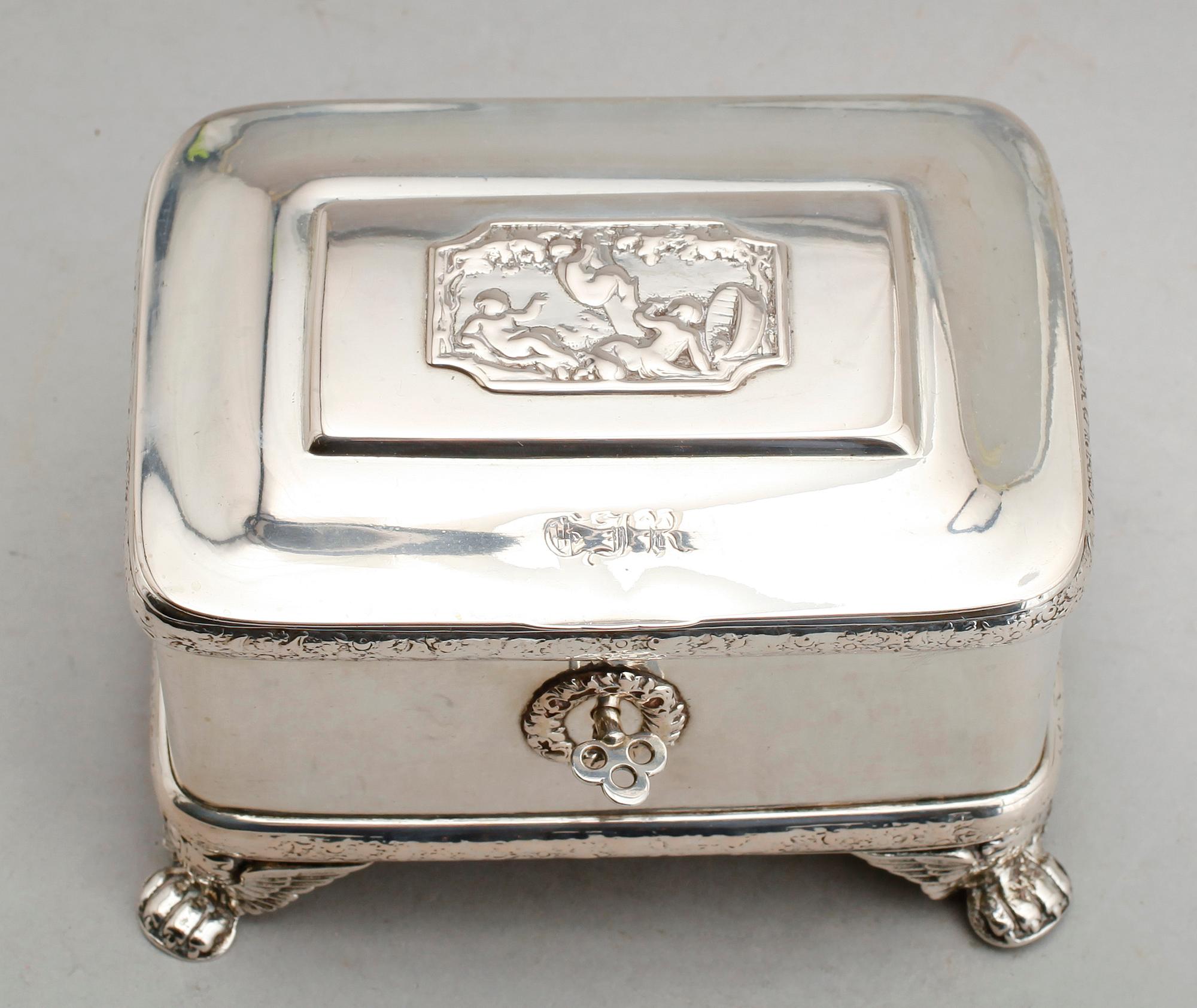 SOCKERSKRIN, silver, möjligen Polen, 1800-tal. Vikt ca 696 g.
