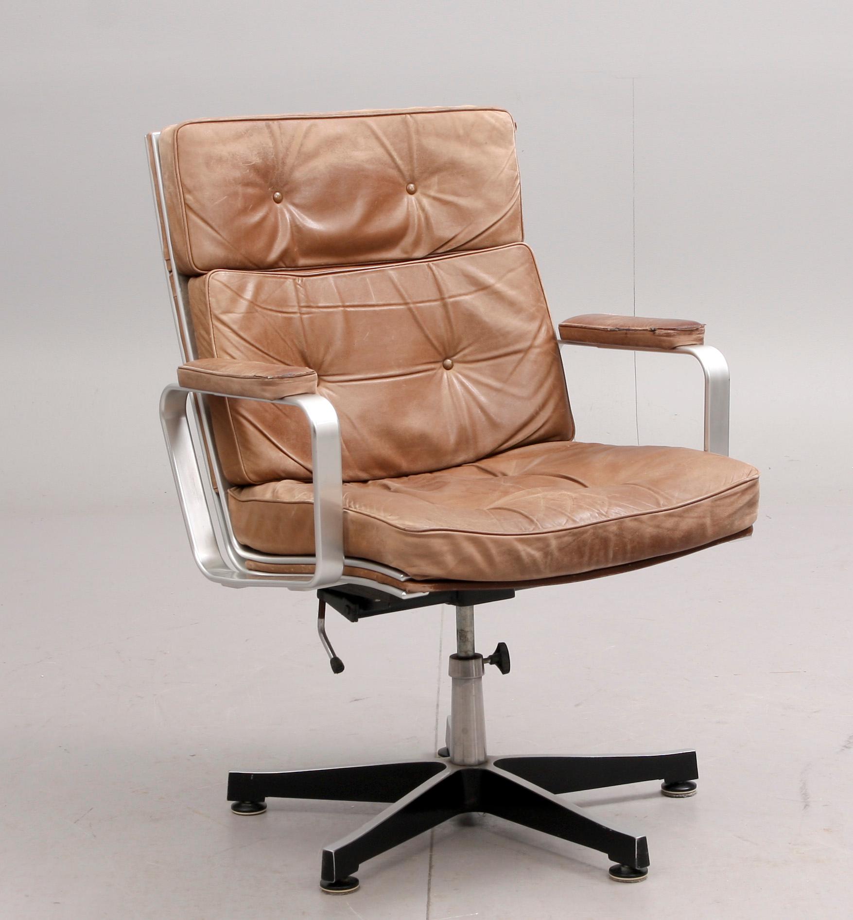 SKRIVBORDSSTOL, Karl Axel Ekselius, för JOC, Vetlanda.