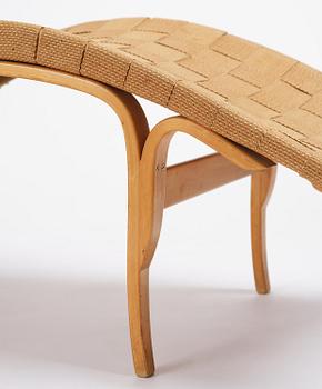 Bruno Mathsson, a "Pernilla 3" lounge chair, Firma Karl Mathsson, Värnamo, 1940s.