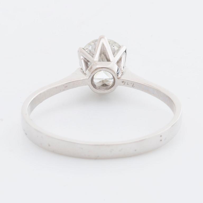 RING 18K vitguld m 1 briljant 1,14 ct enligt gravyr,ca H-I SI, Gullfaxe AB, Djursholm, Stockholm 1967.
