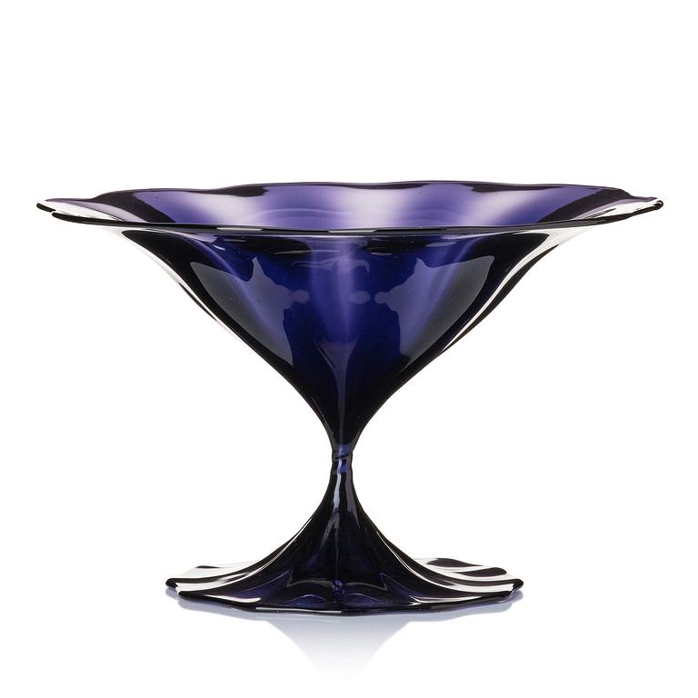 Simon Gate, a purple glass bowl 'Slottsglas', Orrefors Sweden 1920s.