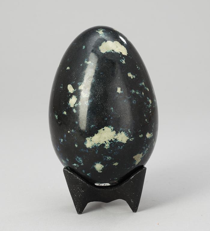 A Hans Hedberg faience egg, Biot, France.