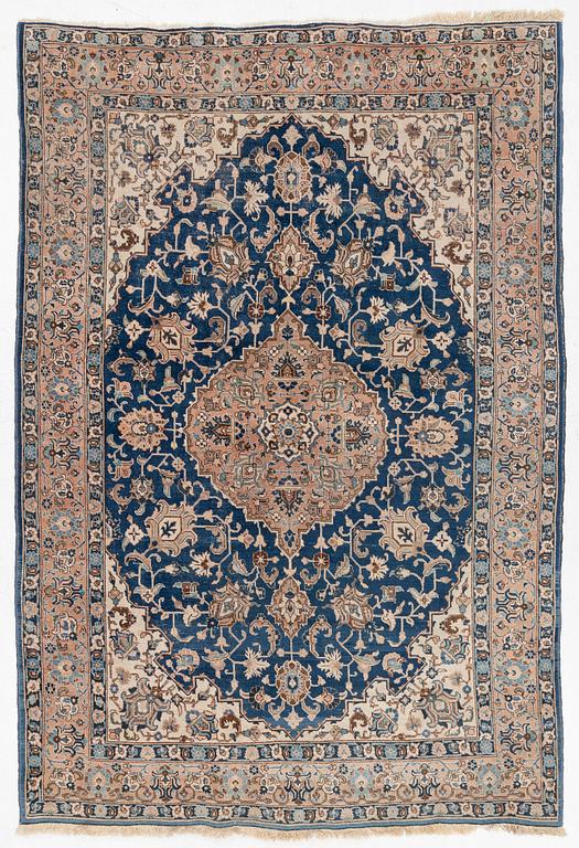 Carpet, approx. 355 x 240 cm.