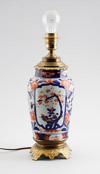 BORDSLAMPA, porslin, Japan, imari, tidigt 1900-tal.