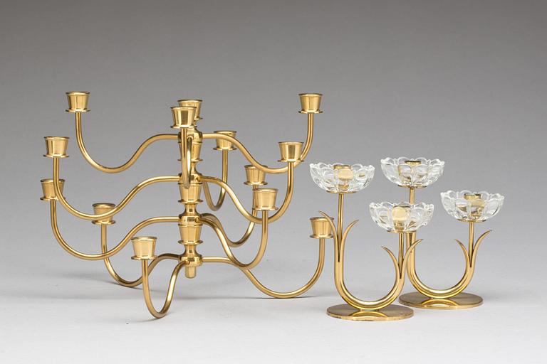 PARTI LJUSSTAKAR och KANDELABRAR, bl a Ystad metall, 2 par.