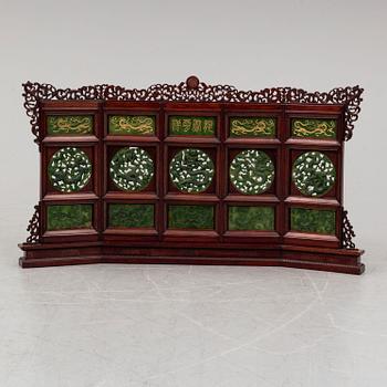 A Chinese carved firescreen/table screen, 20th century.