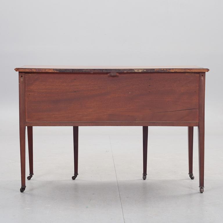 SKRIVBORD/SIDEBOARD, engelsk stil, 1900-tal.