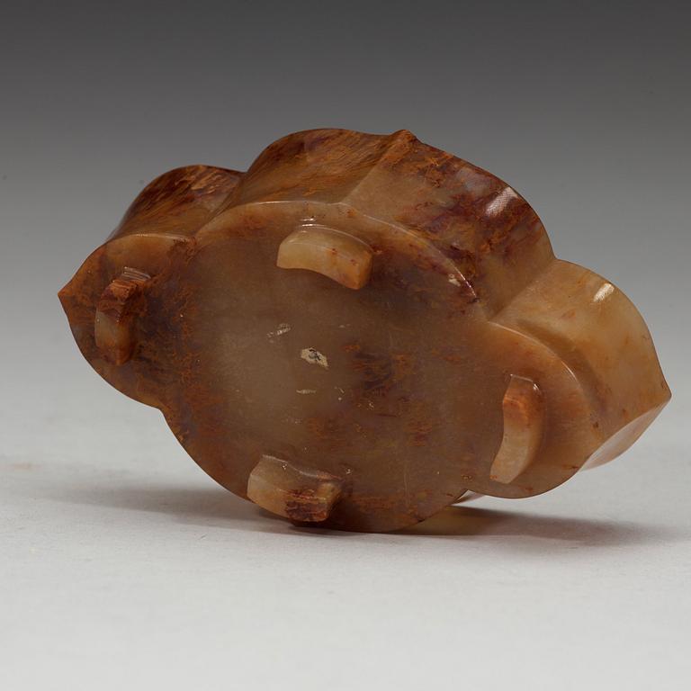 A Chinese agathe brush washer, late Qing dynasty.