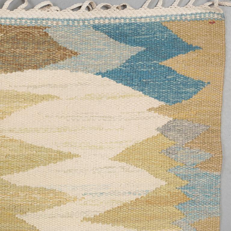 CARPET. "Solfläckar". Tapestry weave. 407,5 x 249,5 cm. Signed AB MMF BN.