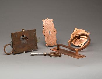 LÅS, BESLAG OCH HANDTAG, 4 delar.