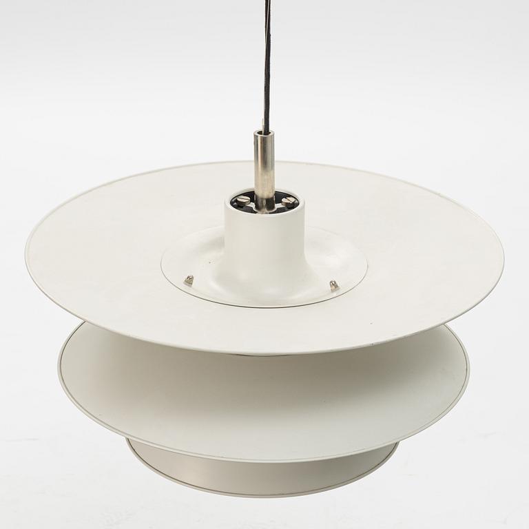 Poul Henningsen, taklampa, "Charlottenborg PH 6 ½-6", Louis Poulsen, Danmark.