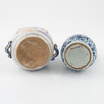 Bottle and jug, fajance, Holland/Germany, 1700's.