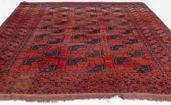 An antique carpet, Ersari, Afghanistan, ca 426 x 311 cm.