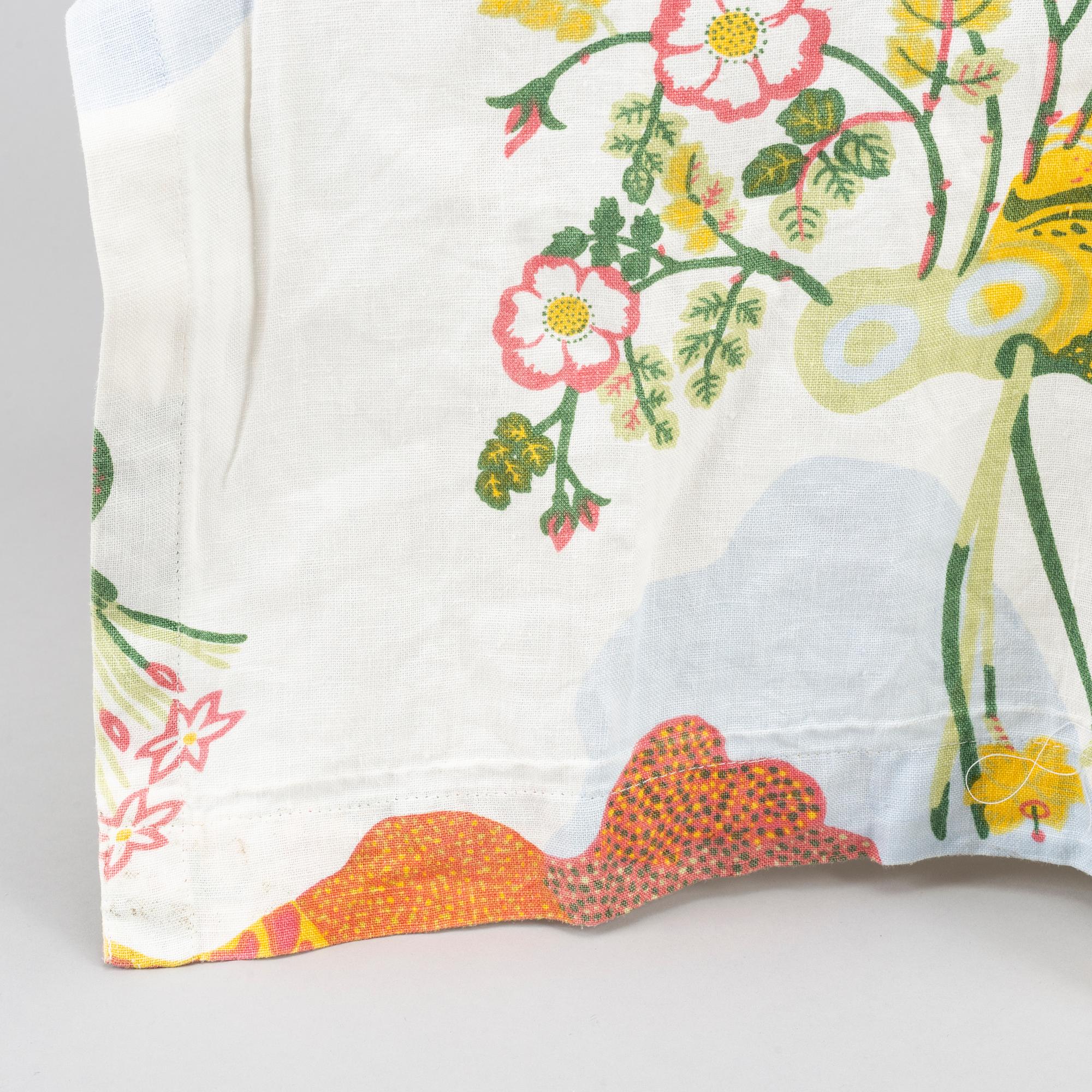 Josef Frank,  3 linen 'Anakreon' curtains, Firma Svenskt Tenn.