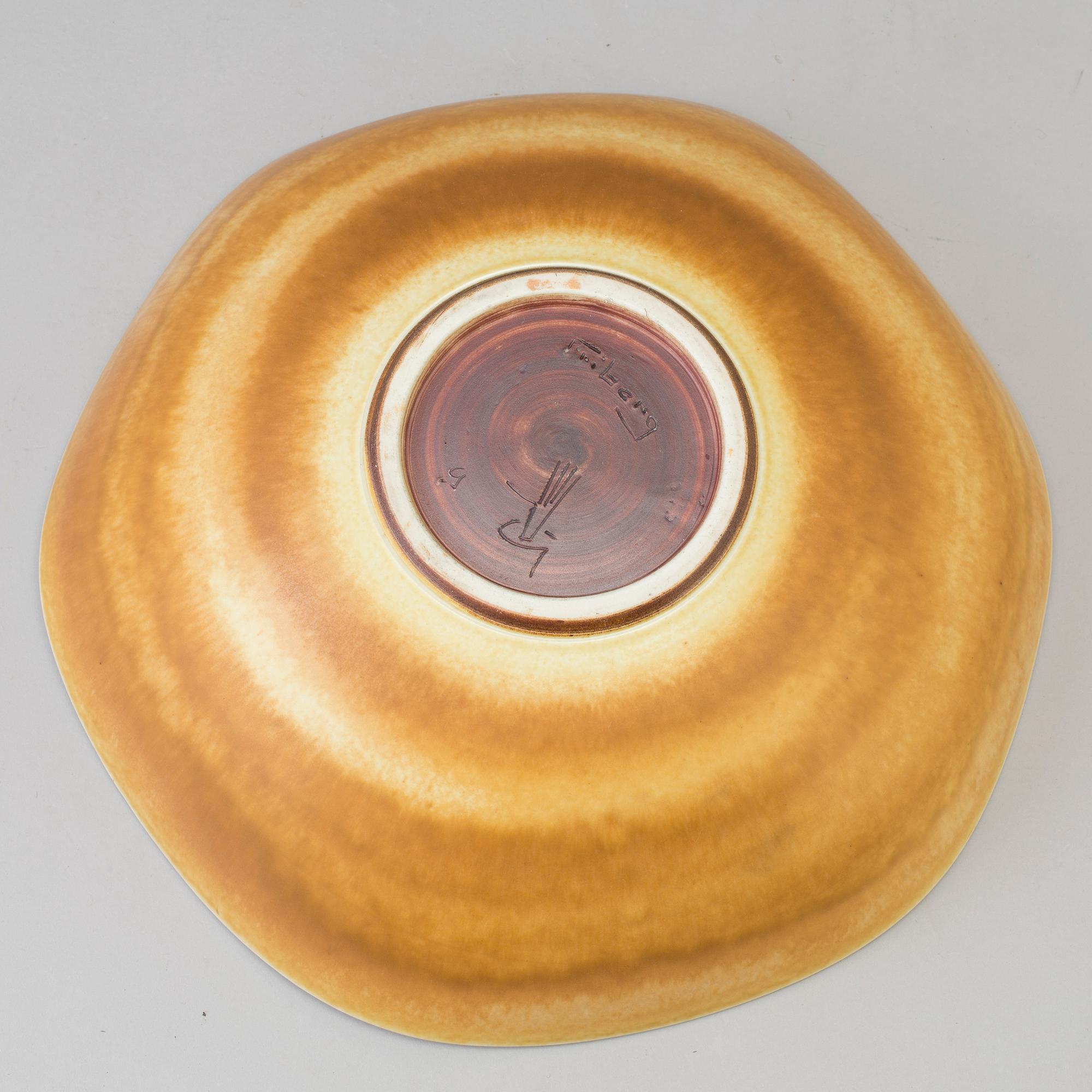 BERNDT FRIBERG, a stoneware bowl from Gustavsberg studio, signed.