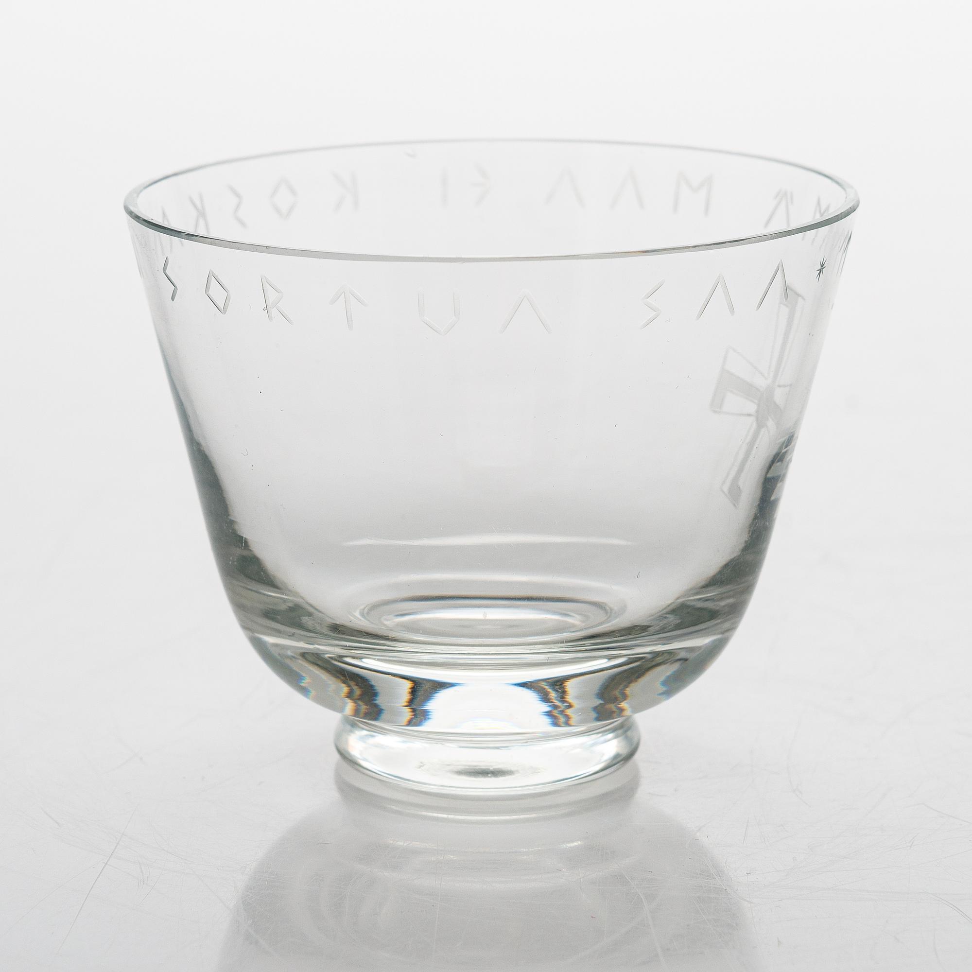 Arttu Brummer, skål, "Hjälteglaset I", Riihimäen Lasi Oy 1940-tal.