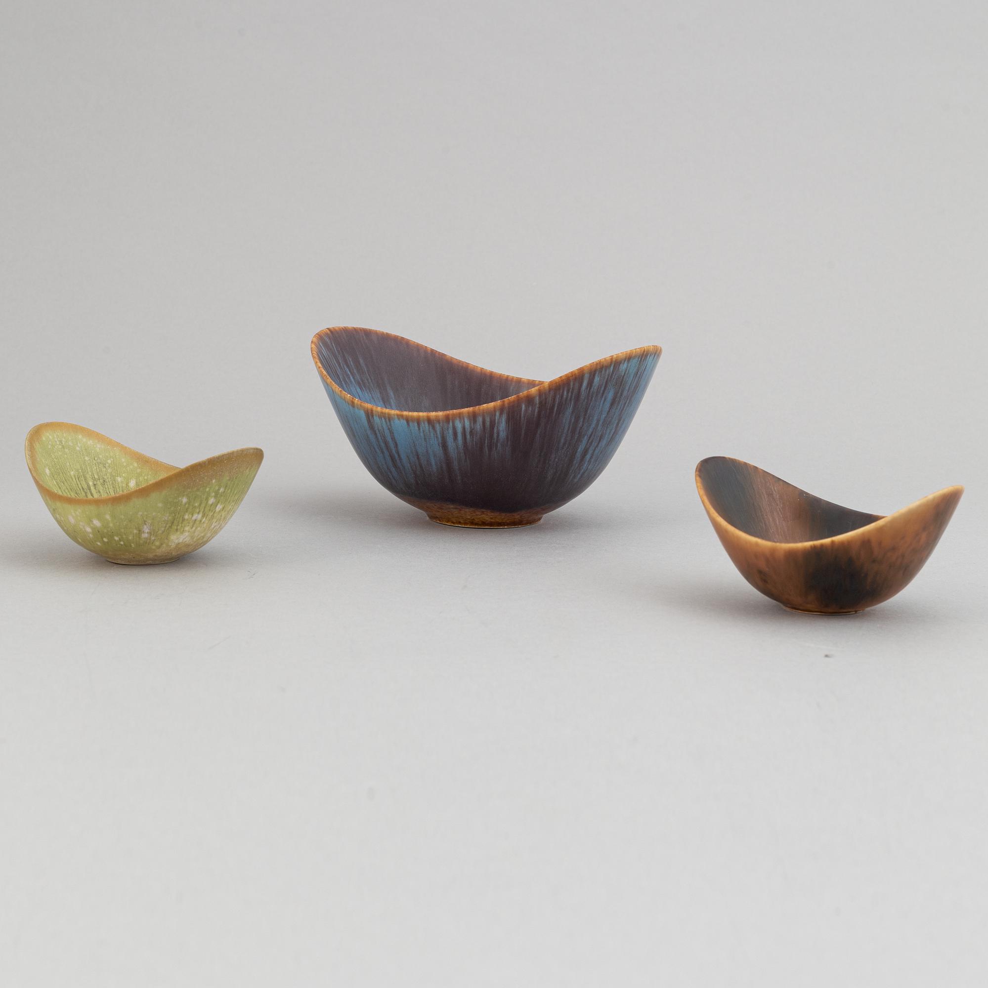 Gunnar Nylund, a set of six stoneware bowls, two miniature vases and a vase for Rörstrand.