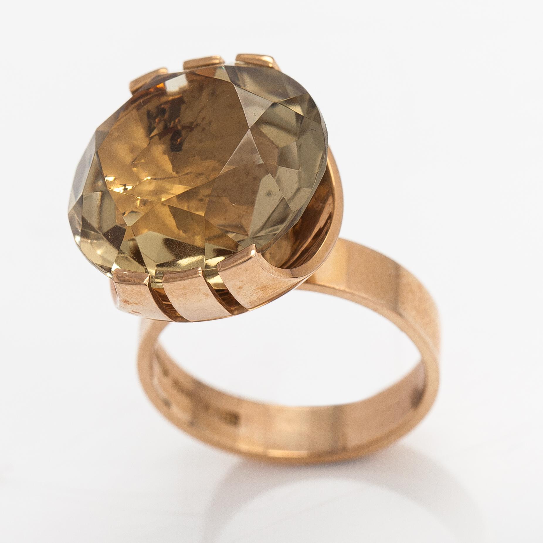Elis Kauppi, A 14K gold ring with a smoky quartz. Kupittaan kulta,Turku.