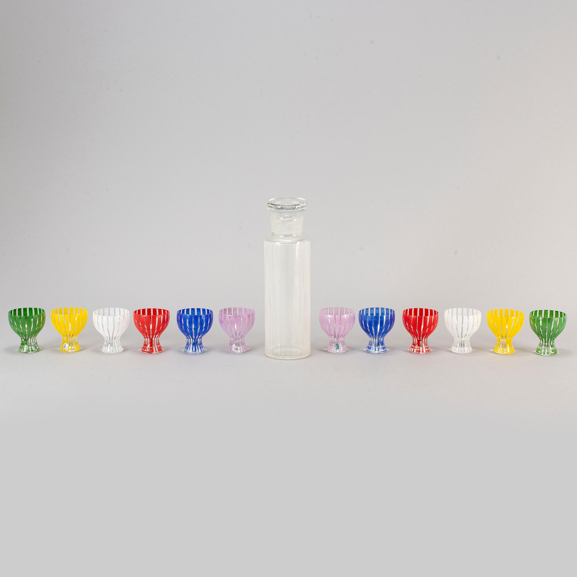 BENGT ORUP, glas samt karaff, 13 delar, "Strikt", Johansfors, 1950-tal.