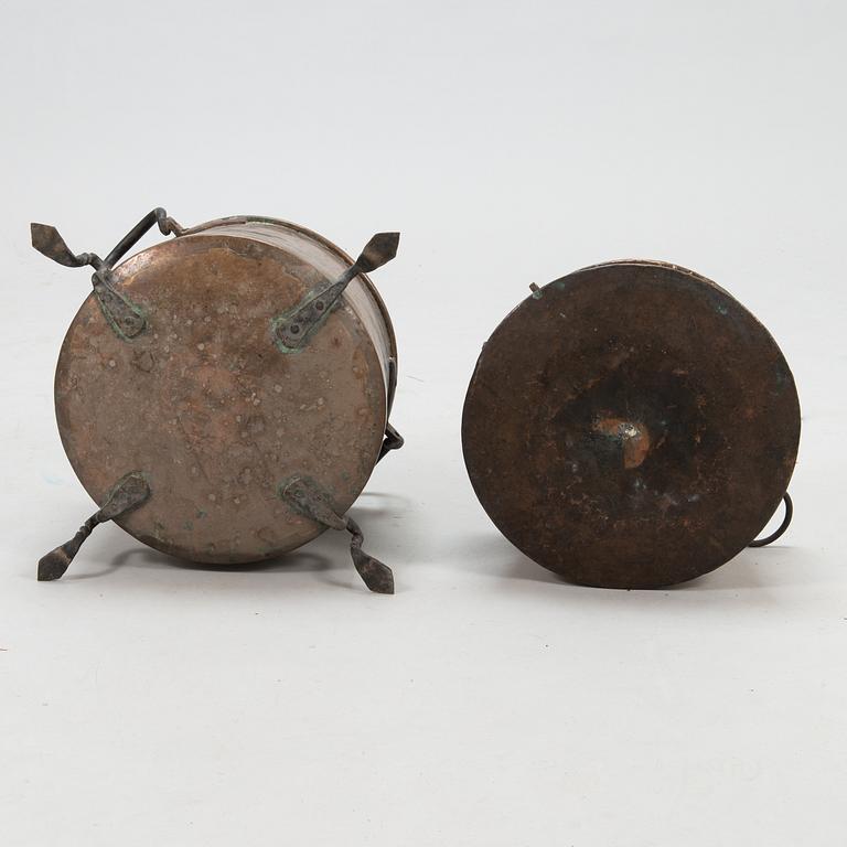 KATTILOITA, 2 kpl, kuparia, 1800-luvun loppupuoli.