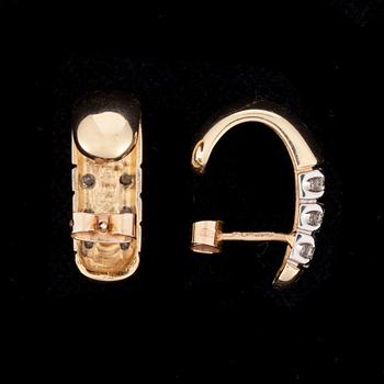 ÖRHÄNGEN, ett par, 14K guld, Finland, briljantslipade diamanter 12x0,15 ct, totalt ca 1,8 ct. Vikt 6,7 g.
