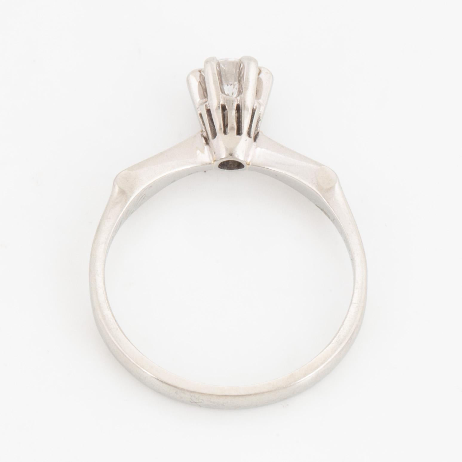 0,20 ct brilliant-cut diamond ring.