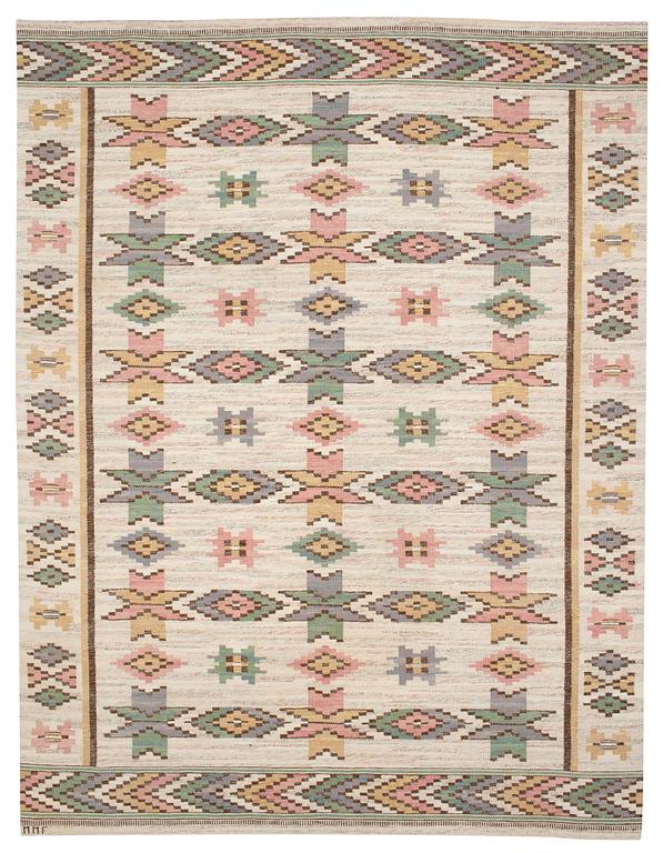 CARPET. "Vit botten". Flat weave (rölakan). 333 x 252 cm. Signed MMF.