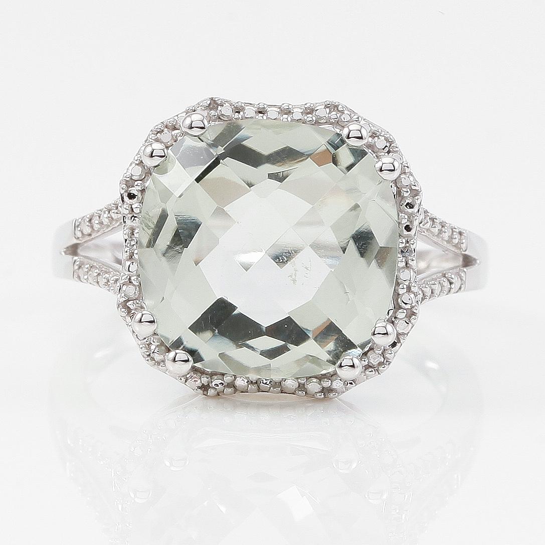 RING, 14K vitguld, mindre diamanter och grön kvarts.