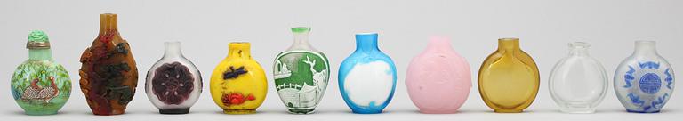 SNUSFLASKOR, 11 st, sten och glas, Kina, sannolikt 1900-tal.