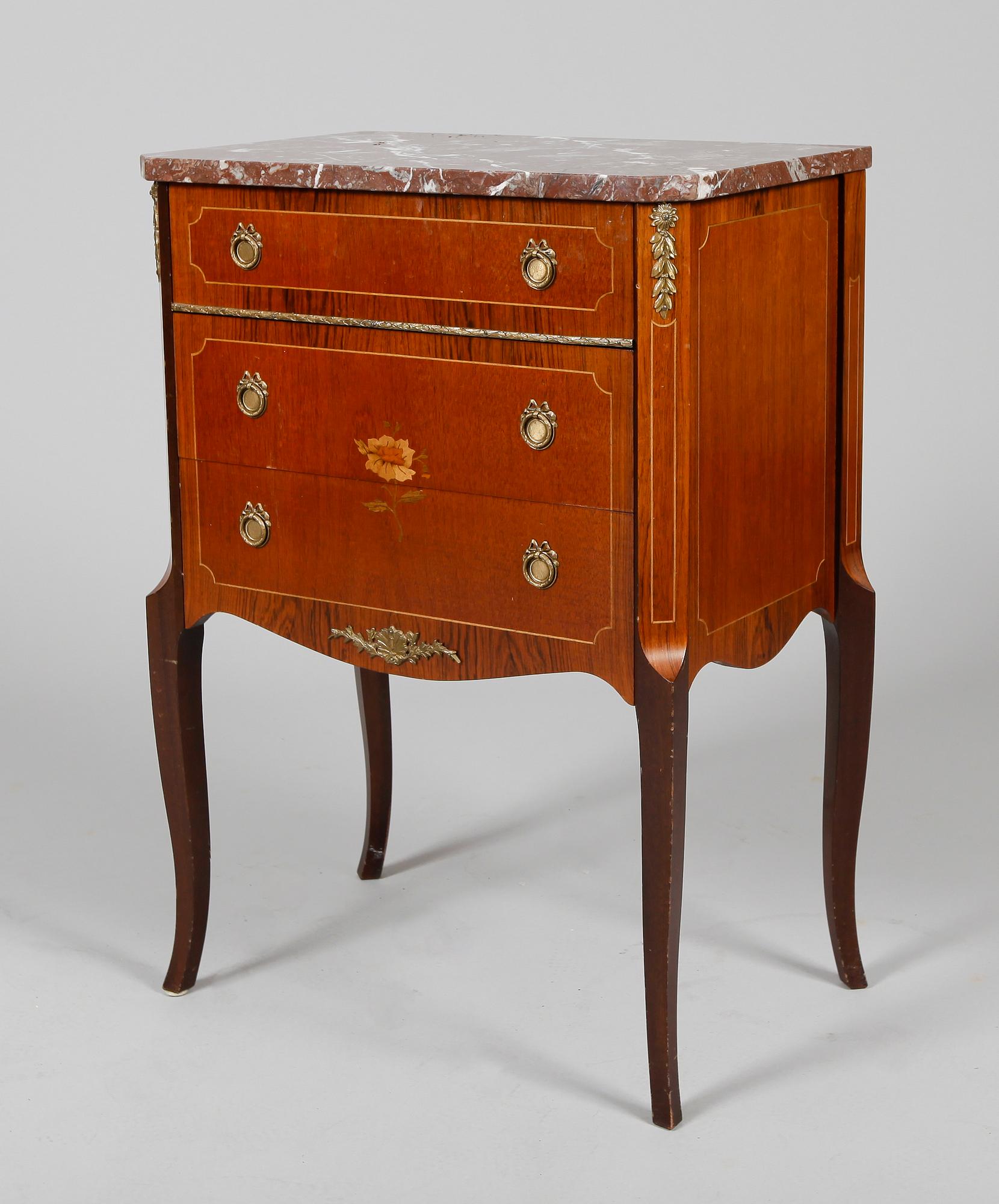 BYRÅ, gustaviansk stil, 1900-talets andra hälft.