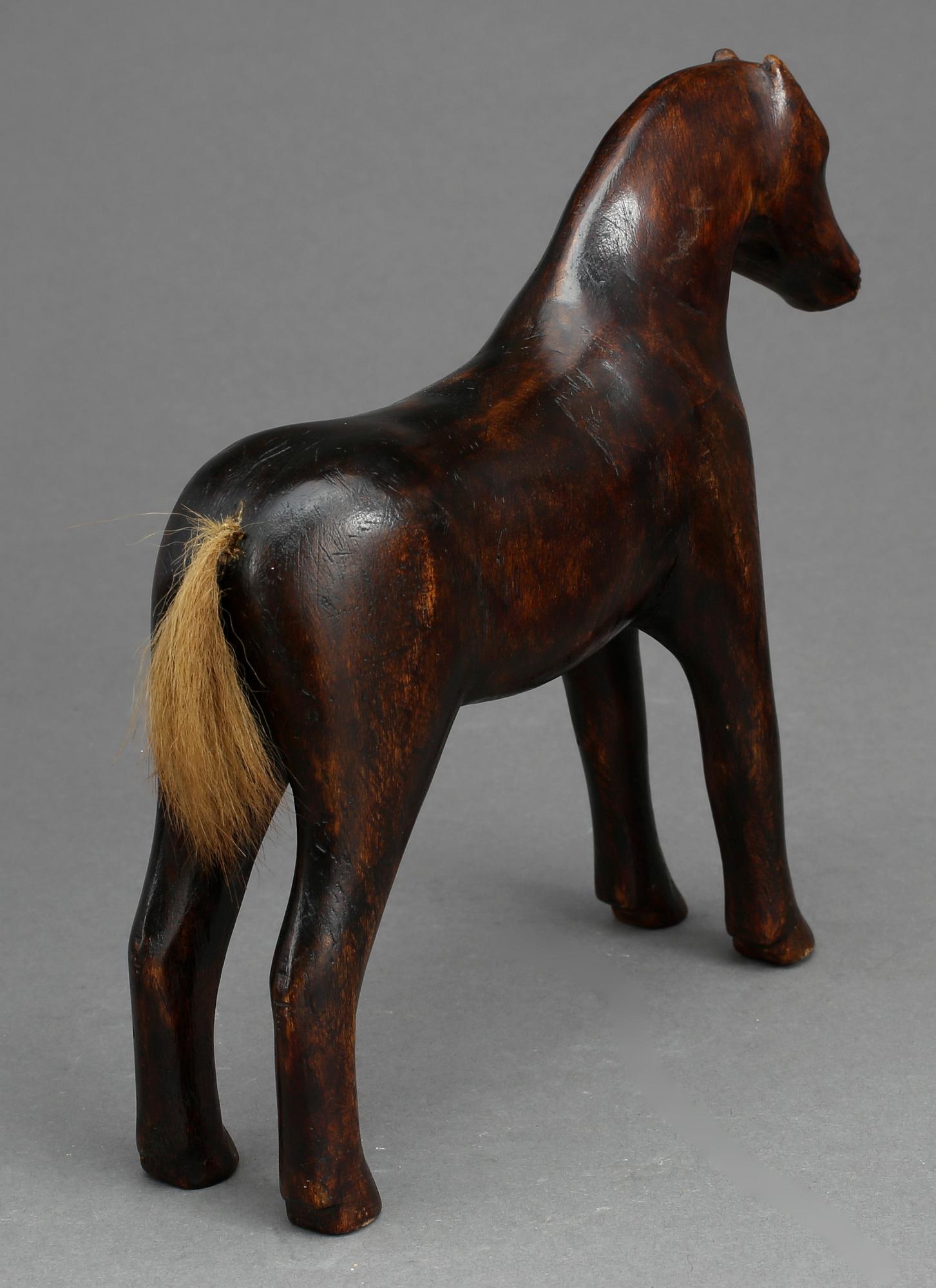 TRÄHÄST, 1900-talets första hälft.