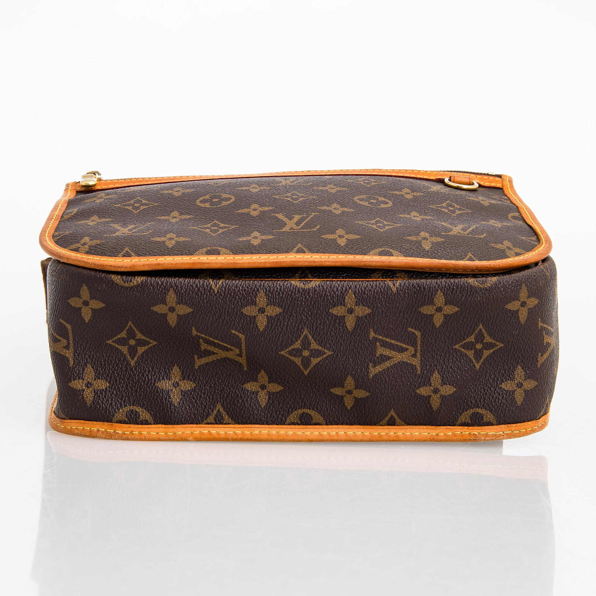Louis Vuitton, A 'Bosphore Messenger PM' bag.