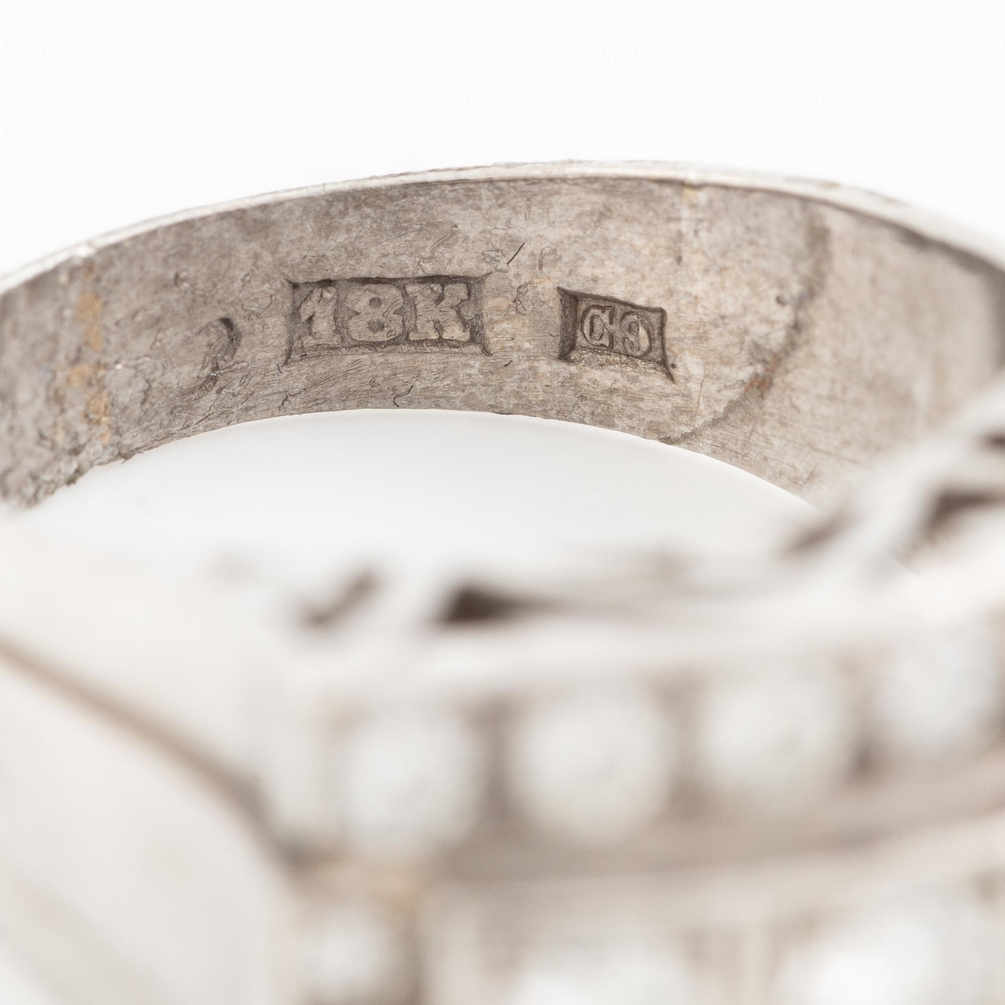 Ring 18K white gold and three rows of brilliant-cut diamonds, 1950s.